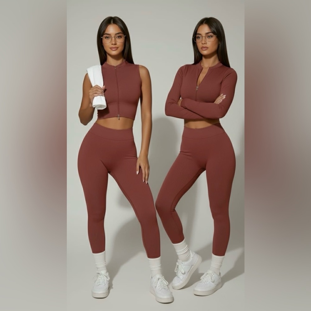 💎 Flex Allure 3-Piece Set 💎
Three-piece activewear set